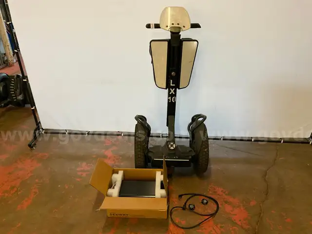 2016 Segway i2 Patroller With Battery, 2 - Segway Infokeys &#x26; Power Cord