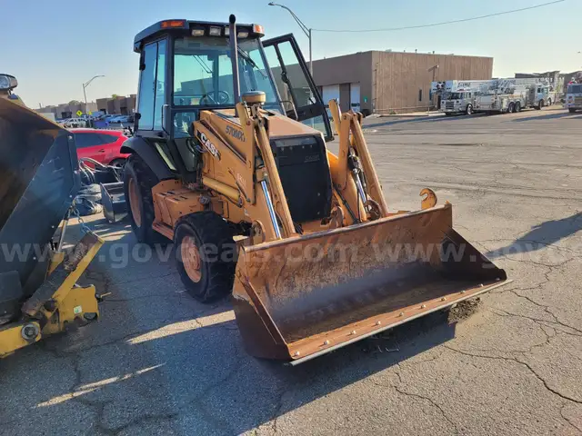 2004 Case 570MTX Turbo Loader w/ Box Scraper