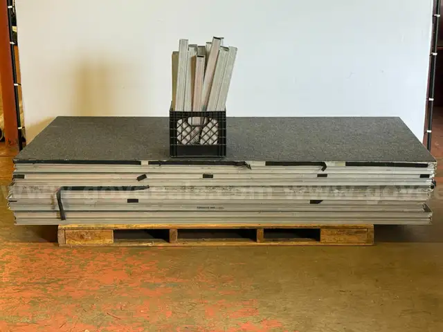 Wenger Versalite 3000 Large 5 - Panel Stage with Legs