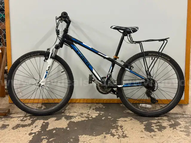 Trek MT220 Bicycle, CT 12&#x22;