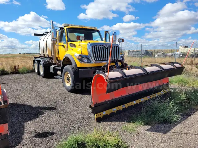 2013 International 7500 SFA 6x4 Truck w/ Monroe Chem Tank (1800 Gallon) &#x26; 12&#x27; Plow
