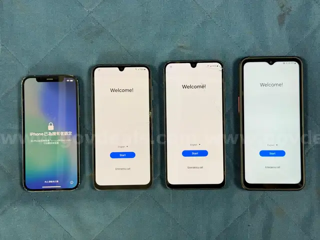4 - Cellphones (User Locked): 3 - Samsung and 1 - Apple (All Power On)