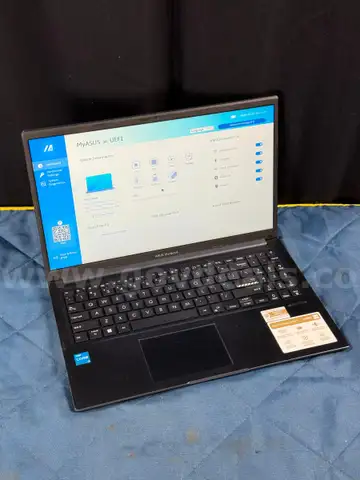 Asus Vivobook 15 F1504Z Laptop (Powers On)