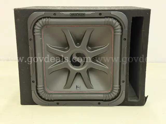 Kicker L7R 15&#x22; Rectangular Subwoofer in Box (Untested)