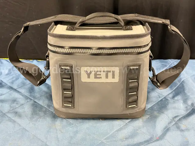 Yeti Hopper Flip 8 Cooler