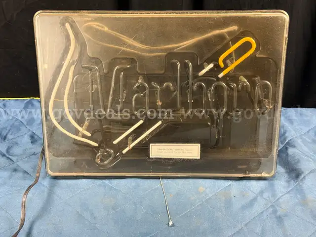 1990&#x27;s Marlboro Vintage Phillip Morris Everbrite Neon Light sign, Powers On