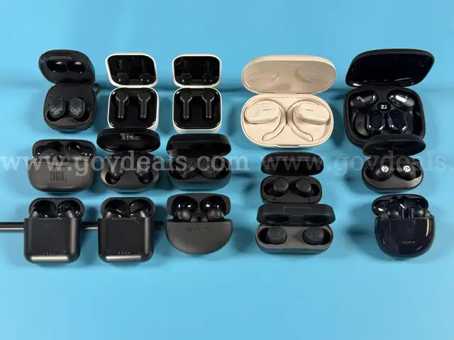 15 - Bluetooth Wireless Earbuds with Charging Cases (Untested)
