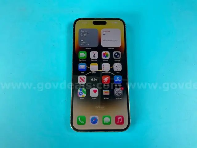 Apple iPhone 14 Pro Max (Unlocked) Model A2651 128GB, IMEI 355909994085838, Powers On (Screen Scratched)