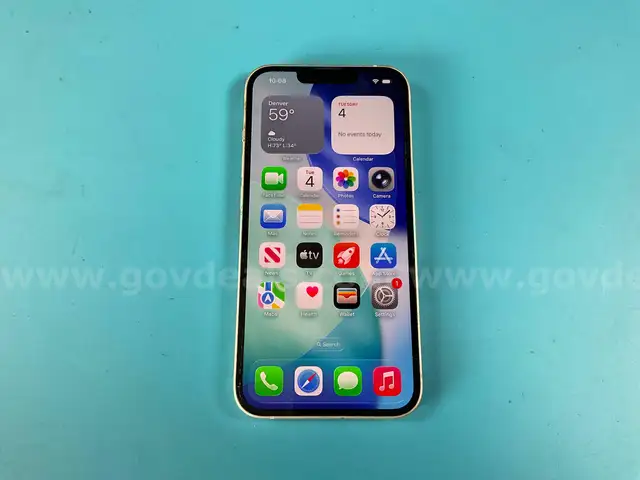 Apple iPhone 13 (Unlocked) Model A2482 256GB, IMEI 356815607002632, Powers On