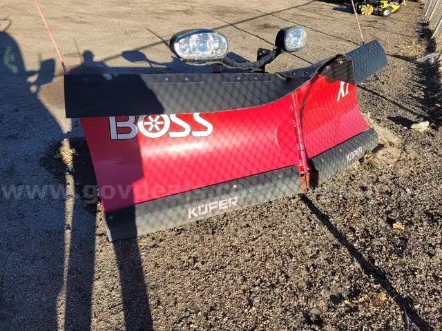 2016 Boss MSC-10192B 9&#x27; 2&#x22; V-Plow Snow Plow