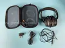 Bose QuietComfort 25 Acoustic Noise Cancelling Wired Headphones Model QC25 with Cables and Charging Case, Powers On