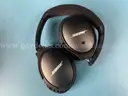 Bose QuietComfort 25 Acoustic Noise Cancelling Wired Headphones Model QC25 with Cables and Charging Case, Powers On