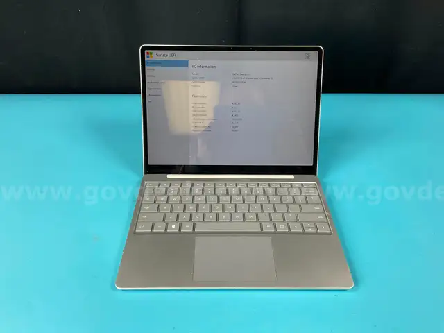 Microsoft Surface Laptop Go Model 1943, Powers On