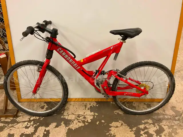 Cannondale SuperV 400 Bicycle, CT 21"