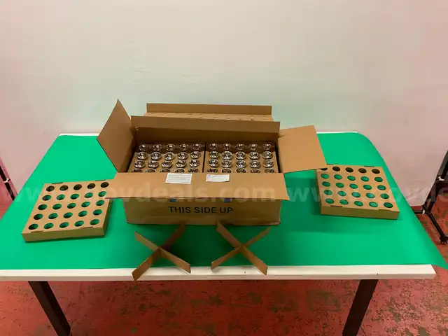 200 - Crouse-Hinds Airport Lighting 6.6 amp, 32 Watt MR-16 Quartz Halogen Bulbs Part #21127