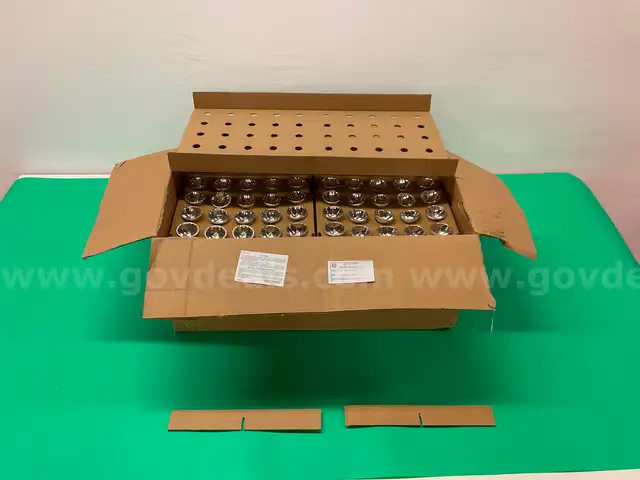 200 - Crouse-Hinds Airport Lighting 6.6 amp, 32 Watt MR-16 Quartz Halogen Bulbs Part #21127