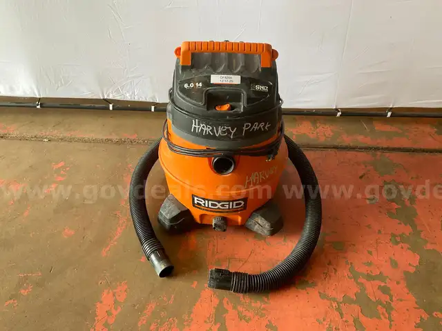 Ridgid 14 Gallon, 6 Peak HP Wet/Dry Shop Vacuum Model WD14500, Powers On