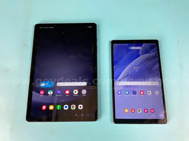 2 - Samsung (Unlocked) Galaxy Tablets, Both Power On