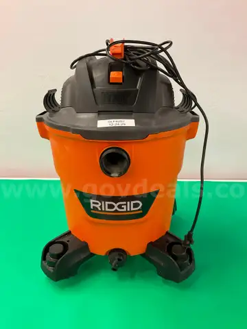 Ridgid 12 Gallon 5 Peak HP Wet/Dry Shop Vacuum Model HD12000, Missing Hose, Powers On