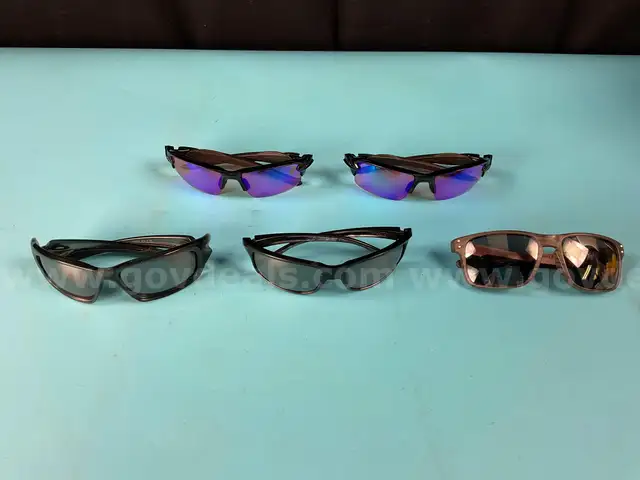 5 - Fashion Sunglasses Labeled Oakley