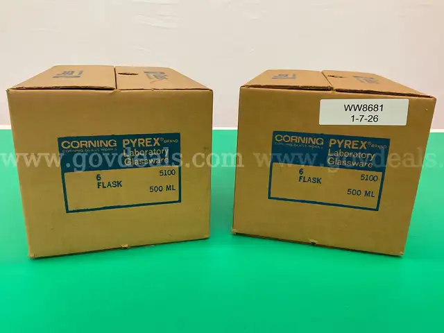 12 - Corning Pyrex 500ml Erlenmeyer Flasks Model 5100 in Boxes