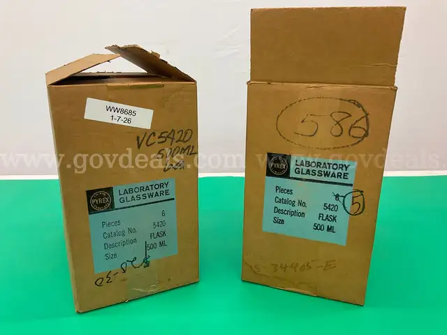 11 - Corning Pyrex 500ml Round Bottom Kjeldahl Flasks Model 5420 in Boxes