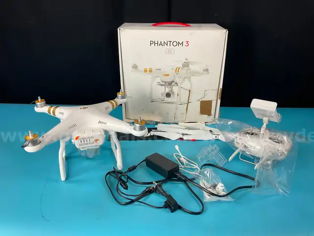 DJI Phantom 3 4K Camera Drone with Box and Accessories