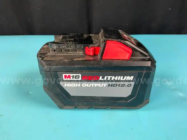 M18 RedLithium High Output HD12.0 Battery Pack, Model 48-11-1812, Powers On