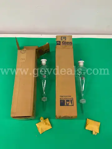 2 - Corning Pyrex 500ml Pear-Shaped Squibb Separatory Funnels Model 6404, in Boxes