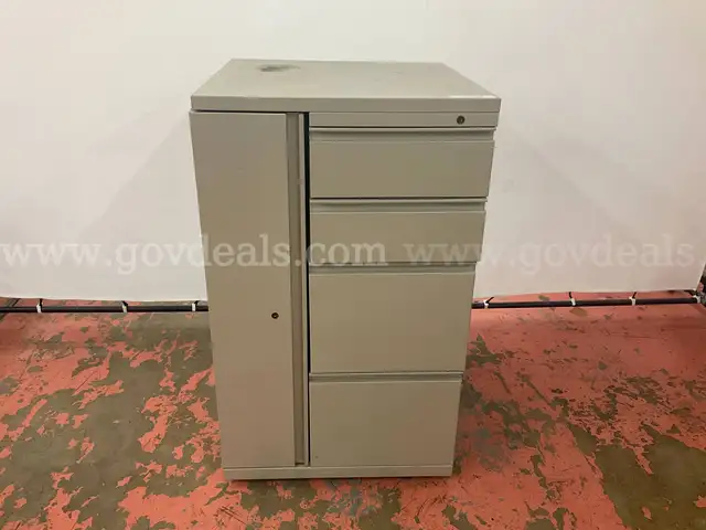 Herman Miller Meridian Vertical Tower with 4 - Drawers and 1 - Locker, Dimensions: 24" x 24" x 40" (No Keys)