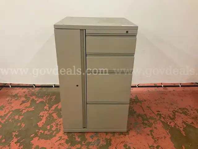 Herman Miller Meridian Vertical Tower with 4 - Drawers and 1 - Locker, Dimensions: 24" x 24" x 40" (No Keys)