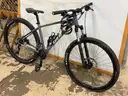 Giant Talon Bicycle, Frame Size M, CT 17.5"