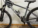 Giant Talon Bicycle, Frame Size M, CT 17.5"