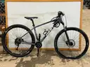 Giant Talon Bicycle, Frame Size M, CT 17.5"