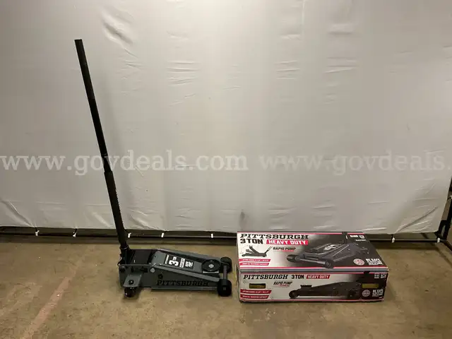 Pittsburgh 3 Ton Heavy Duty Floor Jack In Box, Model 70486