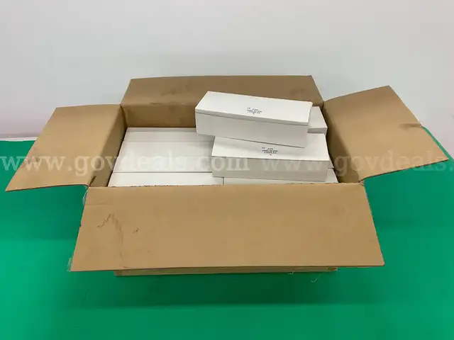 270 - ADB Safegate 105-Watt, 6.6-amp Halogen Airfield Lamps Model 2990.40.900 in Boxes