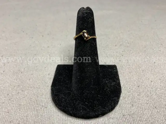 Gold Ring, Size 5 With Stone, 1.18 Grams