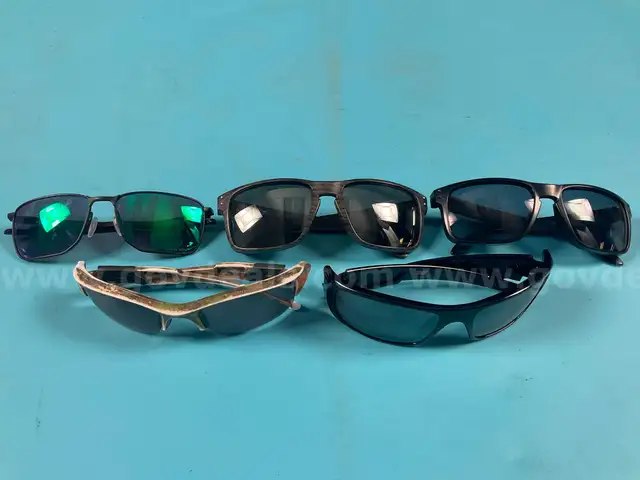 5 - Fashion Sunglasses, Labeled as Oakley