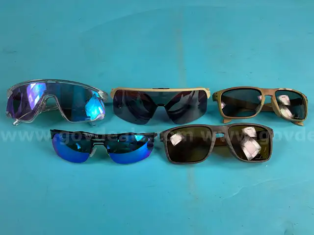 5 - Fashion Sunglasses, Labeled As Oakley