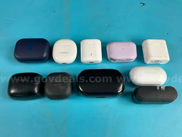 10 - Bluetooth Wireless Earbuds With Charging Cases