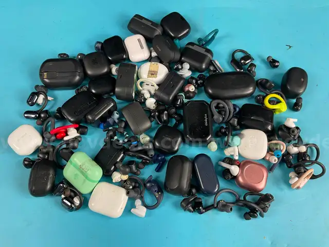 Lot of Misc Loose, Mismatched Earbuds & Empty Charging Cases