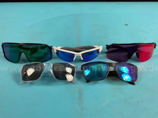 5 - Fashion Sunglasses, Labeled as Oakley