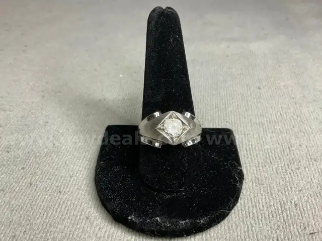 Gold Ring, Size 11 With Stone, 7.79 Grams