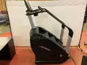 Life Fitness 95P Powermill Climber (Powers On, Steps Do Not Move)