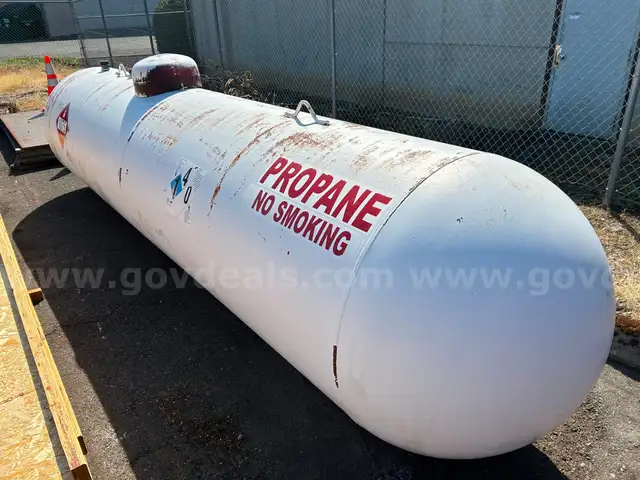 1000 Gallon Propane Tank