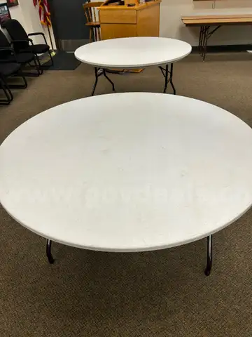 Round Folding Tables