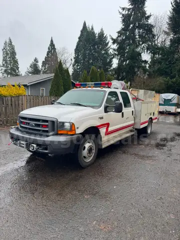 1999 Ford F-550 4WD Crew Cab Wildland Fire Truck with 6.8L Triton V10 Engine