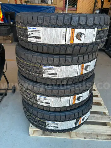 NEW- SET OF 4 TOYO 275/60R20 TIRES