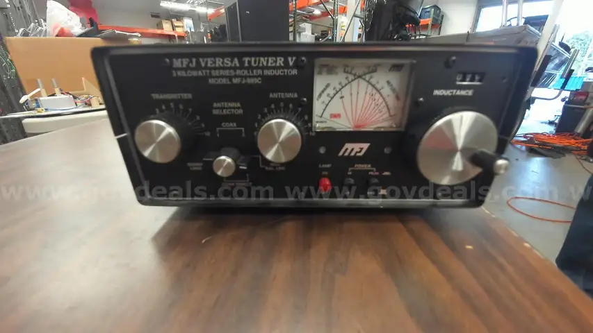 MFJ Versa Tuner V 3-Kilowatt Series-Roller Inductor Model MFJ-989C