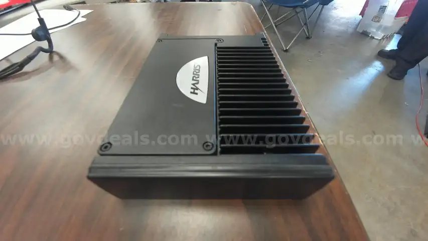 Harris XM-100F Mobile Radio